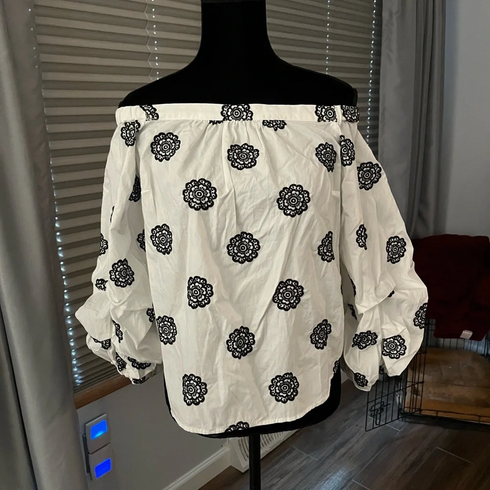 Anthropologie Maeve White & Black Puff Sleeve Blouse